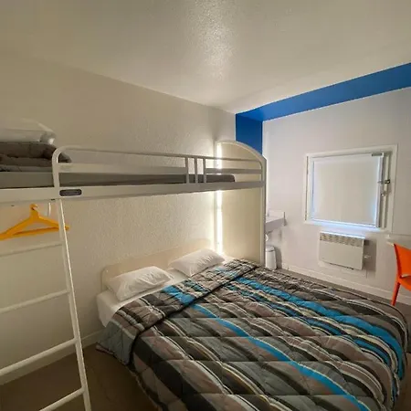 N&z Hotel Trappes